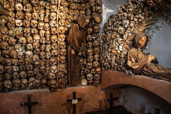 Paris Catacombs Small Group Guided Tour with Reserved Access — photo 4