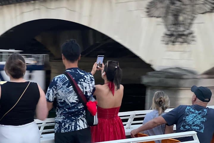 Paris: Evening Lights Cruise with Legendary Bateaux-Mouches — photo 6