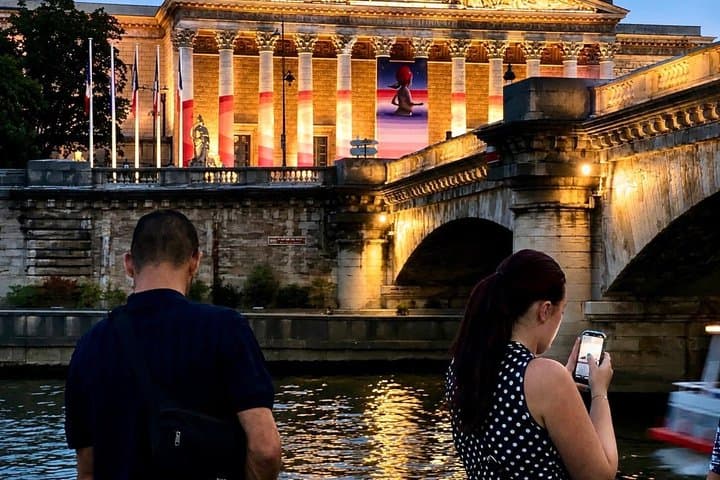 Paris: Evening Lights Cruise with Legendary Bateaux-Mouches — photo 10