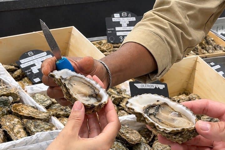 Paris: Eiffel Tower Local Food Tour with Oysters, Cheese & Wine — photo 3