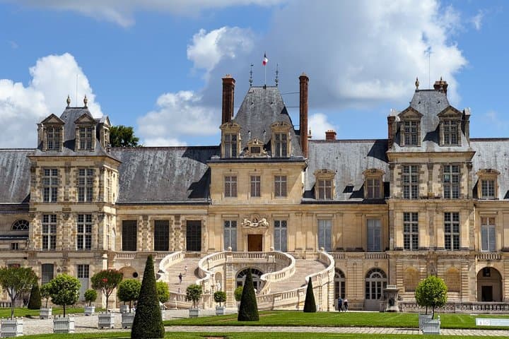 Fontainebleau Palace & Barbizon Artists Village Small Group(2-4) — photo 1