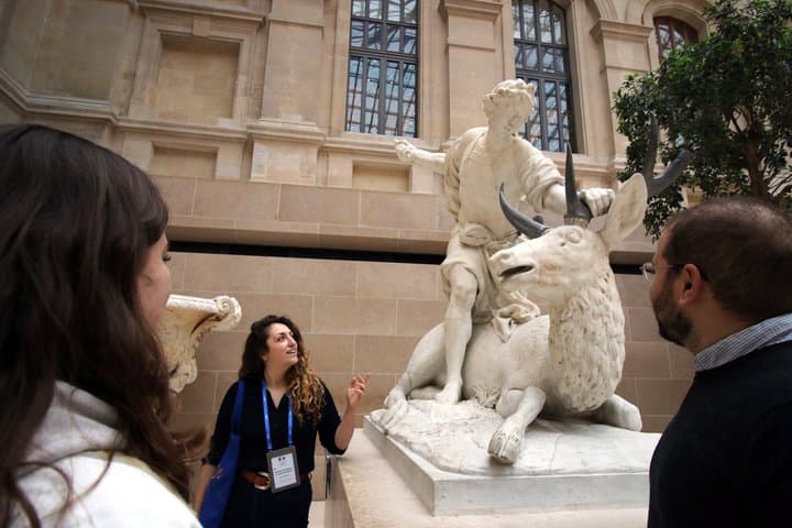 Louvre Exclusive Tour – Private Guide & Hotel Pickup in Paris — photo 1