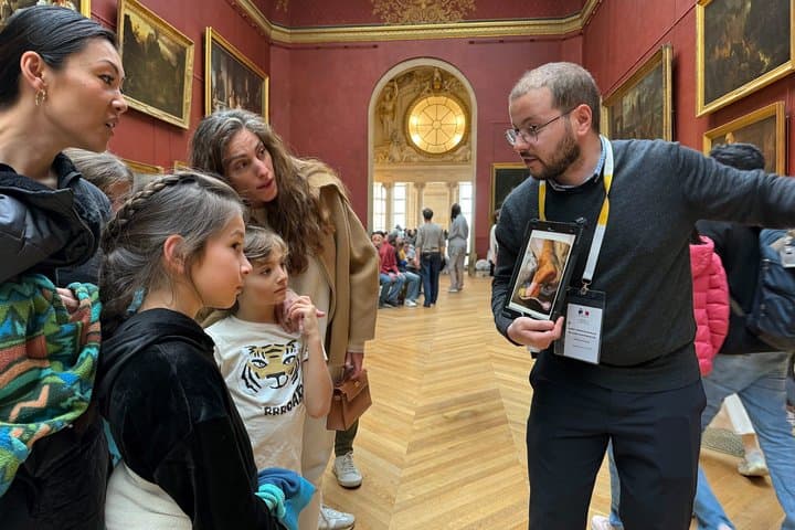 Louvre Private Tour – The Essentials and More with Expert Guide — photo 2