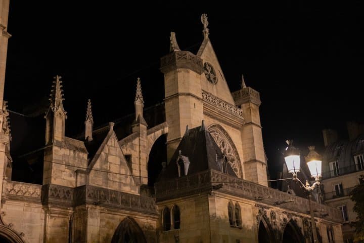 Paris Ghost Tour: Haunted Legends, Notre Dame & Dark Secrets — photo 5