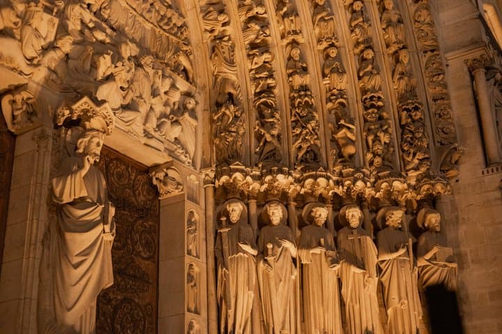 Paris Ghost Tour: Haunted Legends, Notre Dame & Dark Secrets — photo 9