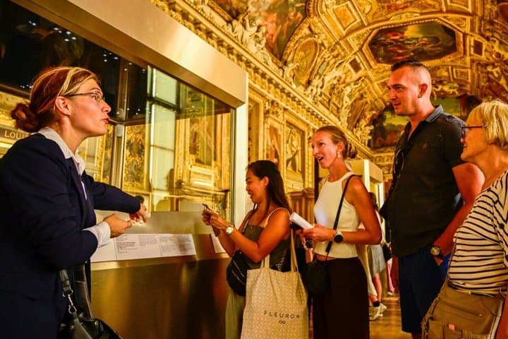 Louvre Museum & Mona Lisa Semi-Private Guided Tour (Max 6 People) — photo 7