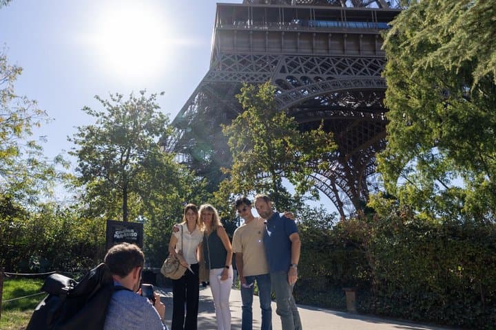Eiffel Tower Reserved Access by Elevator and Seine Cruise — photo 6