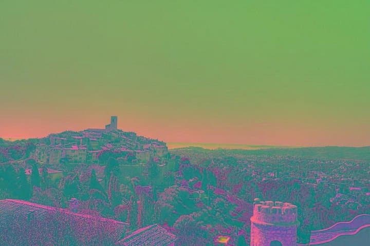 Small-Group Half-Day Tour to St-Paul-de-Vence, Antibes and Cannes from Nice