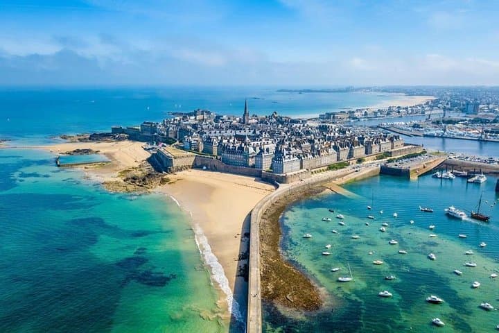 Private Transfer from Bayeux to Saint-Malo - Up to 7 People