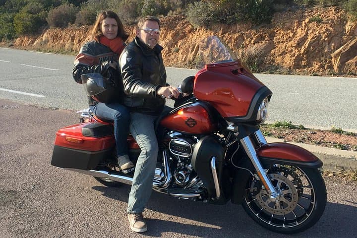 Stroll on a Harley Davidson, Full day passenger duet with your guide