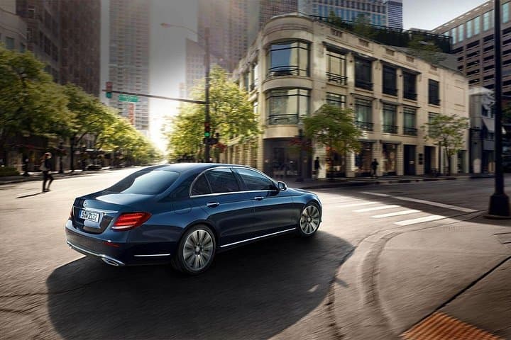 Airport to Bordeaux Private Transfer in Business Sedan