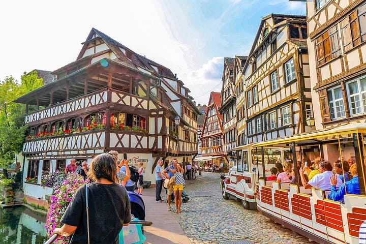 Strasbourg First-Time Visitors Tour in 60 minutes with a Local