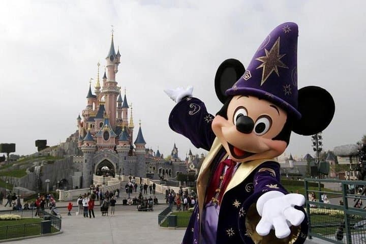 Private Transfer: Paris to/from the Palace of Versailles