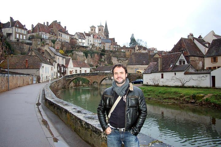 Touristic highlights of Semur-en-Auxois a Private half day tour with a local