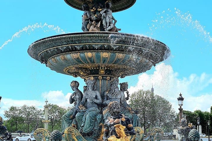 Drawing workshop/creative notebook & cultural walk in the Tuileries