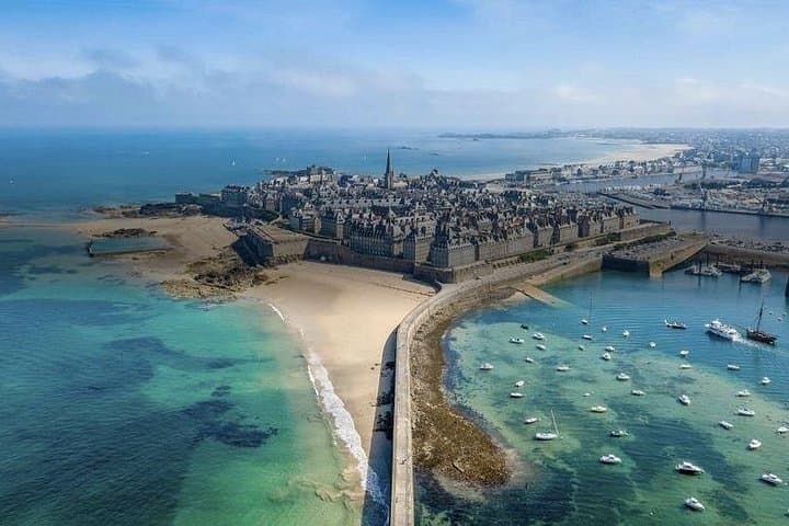 Saint-Malo: 2-Hour Private Walking Tour & Commentary