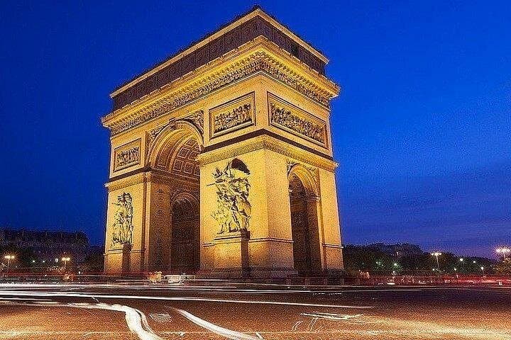Private Transfer: Orly Airport to/from Paris with Meet & Greet