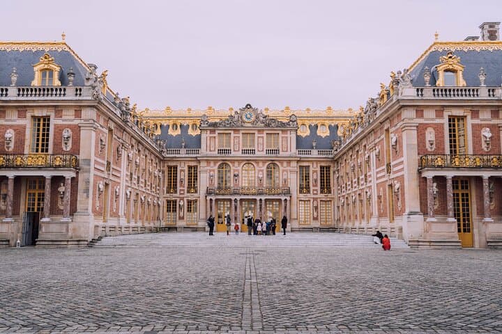 Excursion to discover the Versailles Monarchy