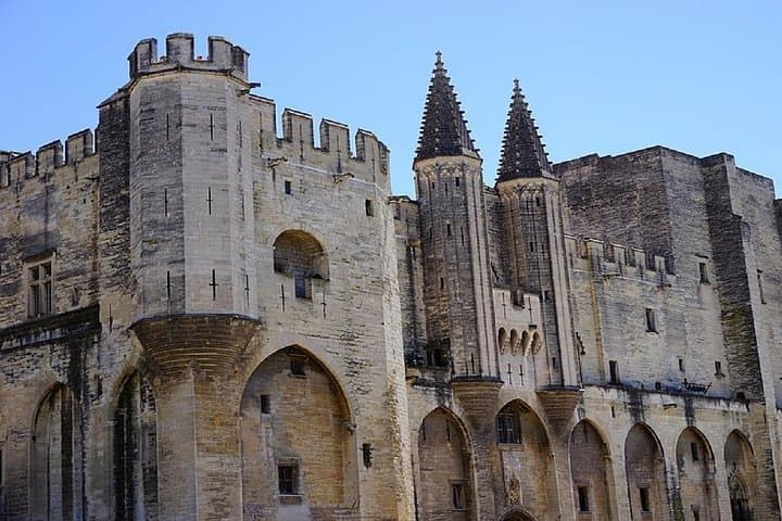 Avignon and Châteauneuf du Pape - 7hours