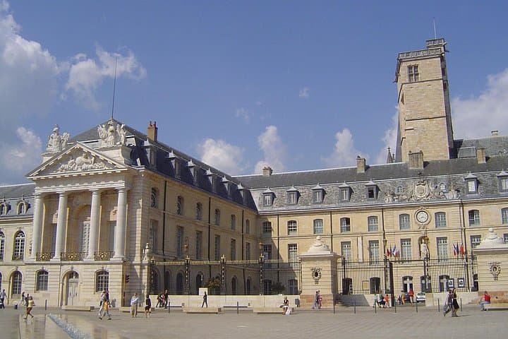 e-Scavenger hunt Dijon: Explore the city at your own pace