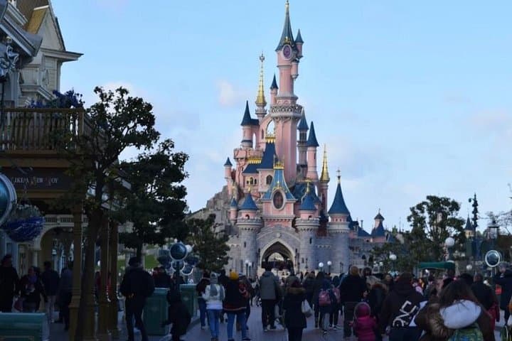 Private Transfer From Airports to Paris