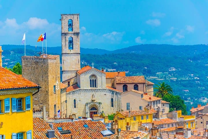 St. Tropez and Port Grimaud Sightseeing Tour from Cannes