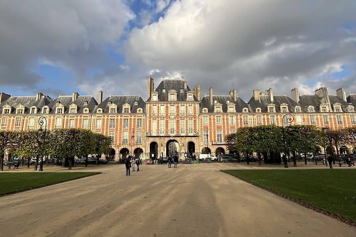 Small Group Marais/Place des Vosges Walking Tour -10 people max
