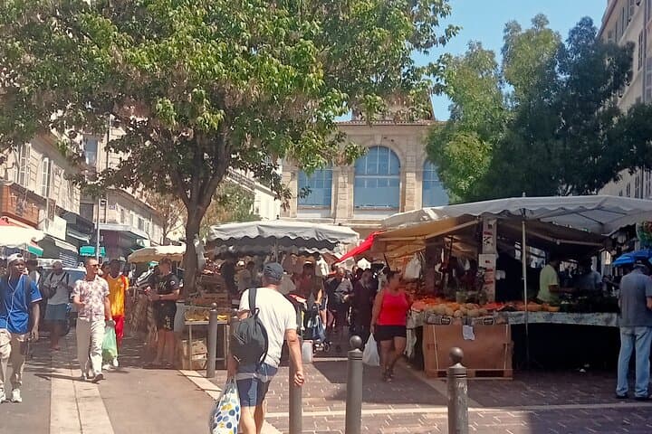 Visit to Pieds DE Marseille Noailles echoes of Here and Elsewhere