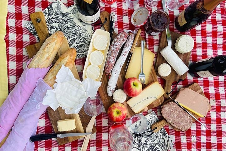 Sunset Picnic with View of Eiffel Tower and Live Music