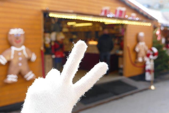 Unusual track game on Christmas markets in Nantes