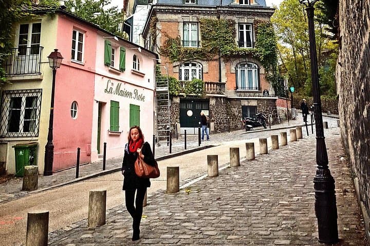 Professional Photoshoot at Rue de l'Abreuvoir
