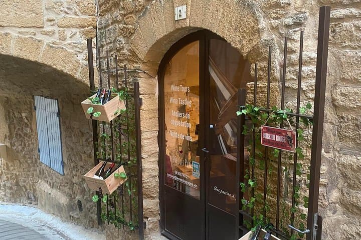 Wine tasting workshop of Châteauneuf du Pape