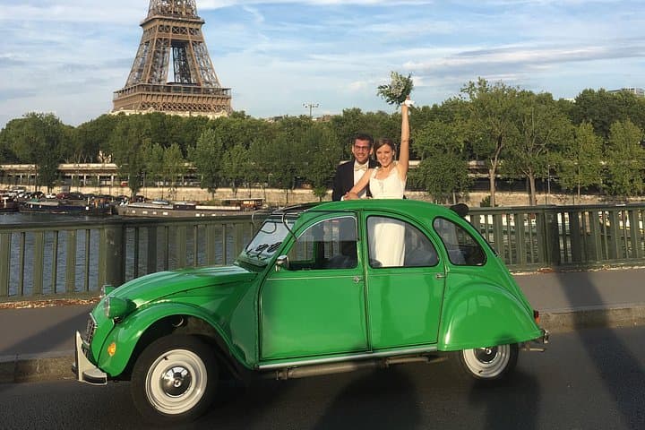 Discover Paris in a Classic French Car (2cv)