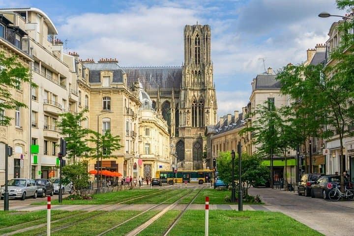 Explore Reims in 60 minutes with a Local