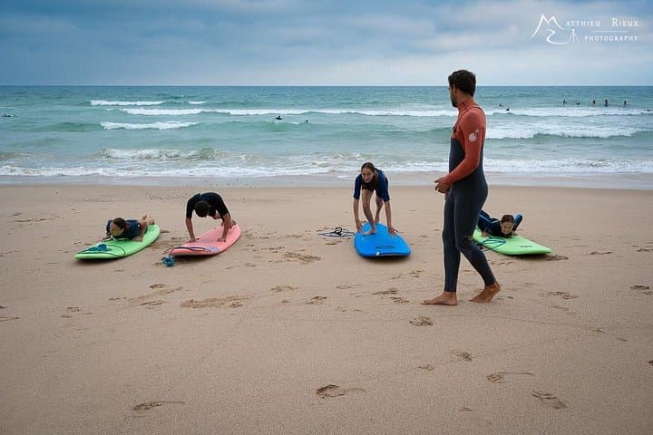 Surf lessons beginners in the Basque Country