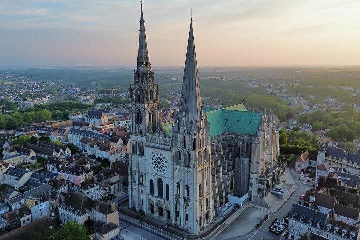 Chartres Self-Guided Walking Tour with an APP