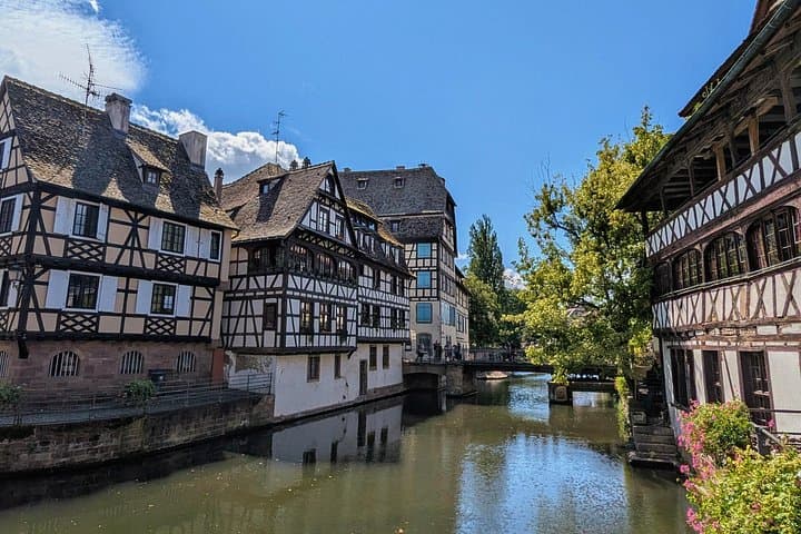 Strasbourg: 10K Premium Private Running Tour | Licensed Guide