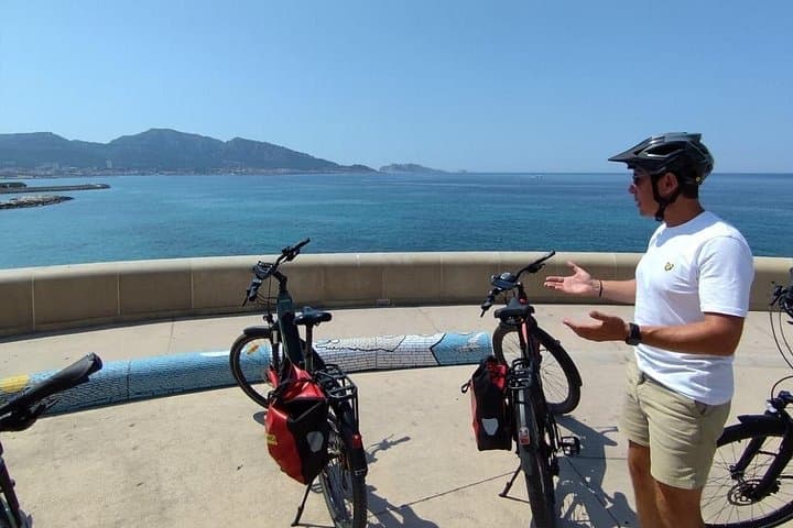 Discovery of Marseille by electric bike