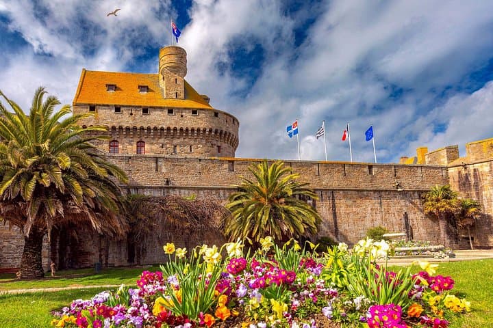 Saint-Malo Walking Tour with Audioguide on Your Smartphone