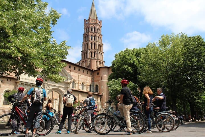 The essential of Toulouse by bike