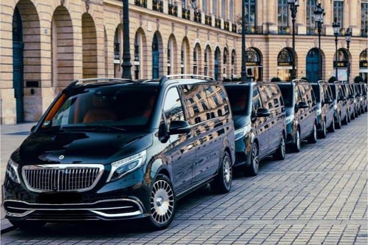 VIP Private Shuttle in Van de Luxe | Paris Airport Transfers