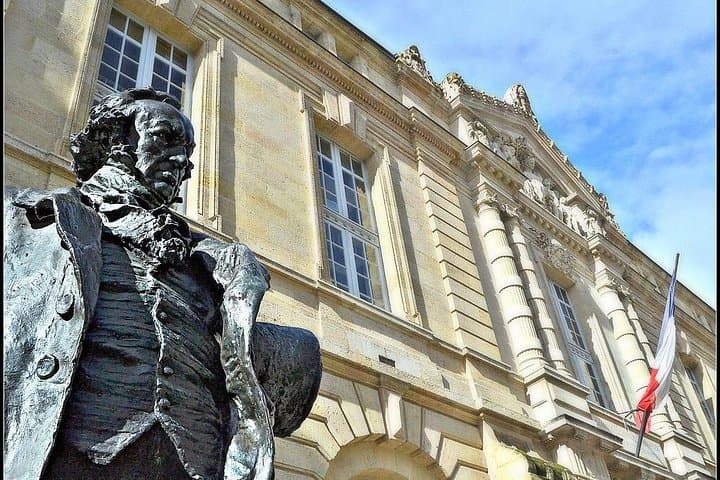 Bordeaux Prestige Tour 18th Century City Tour and Wine Tasting