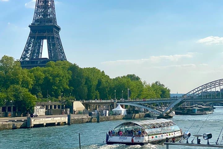Eiffel Tower Tour with a Private Guide & Seine River Cruise