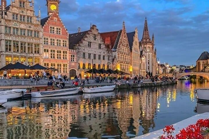 Excursion to Bruges from Paris in Spanish – Small Group