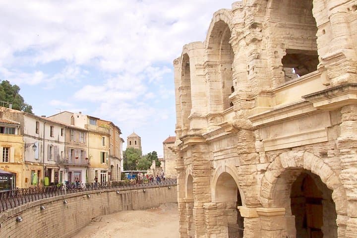 Arles and Les Baux de Provence Day Tour with Van Gogh Highlights