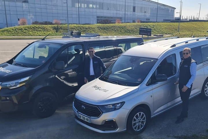 SUV 4 seat-1 way ARRIVAL Transfer:CDG /Orly Airport to Disneyland