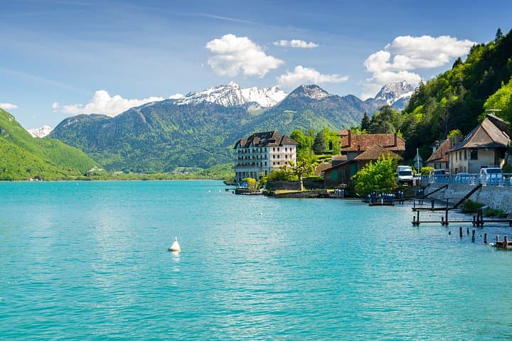 Annecy and Lake Annecy Private Day Tour from Lyon