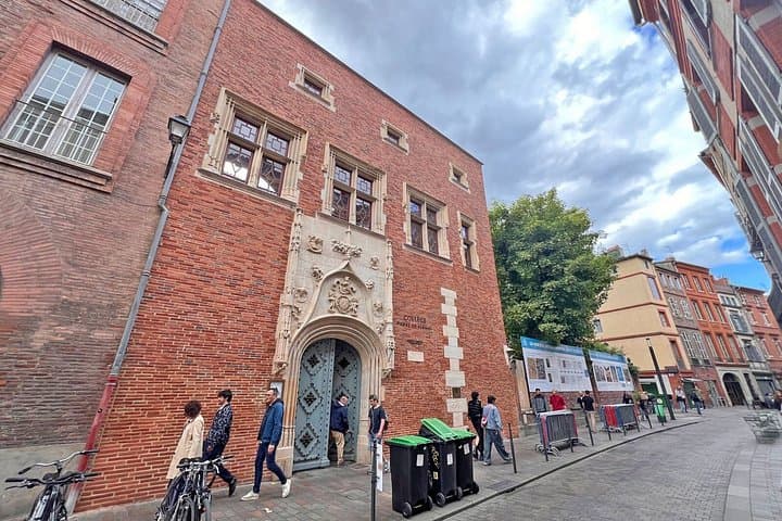 Toulouse: Private Walking Tour of Power, Religion & Trade