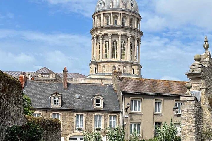 Discover all Boulogne sur Mer and the small resort of Wimereux