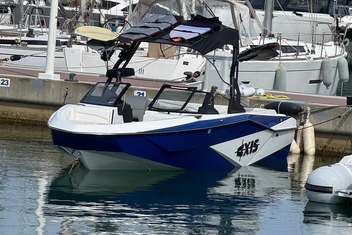 Private Wakesurf Wakeboard & Boat Experience Saint-Tropez